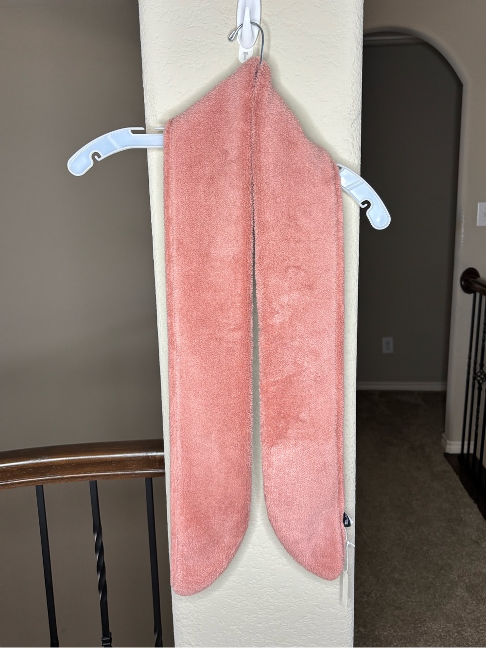 Madewell Plush Scarf in Dusty Rose Style #H3668 NEW Fall Girly Mobwife Coquette
